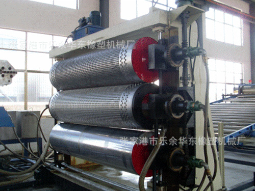 蓄水型排水板设备